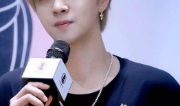 王鹤棣沈月最新爆料小花,小花恋情曝光引热议